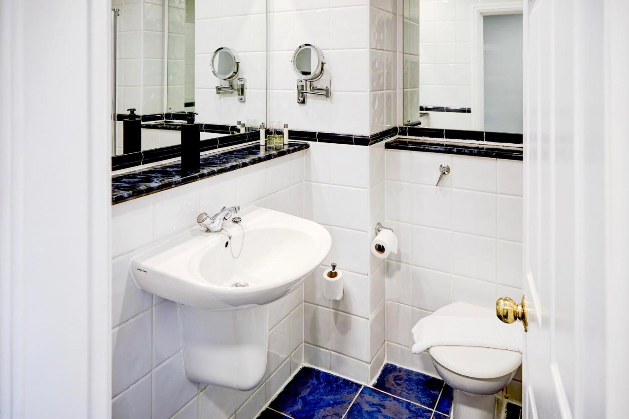 Double Room,1658065428:JPEG